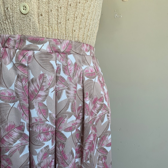 Pleated Pink and Beige Palm Skirt - Picture 3 of 3